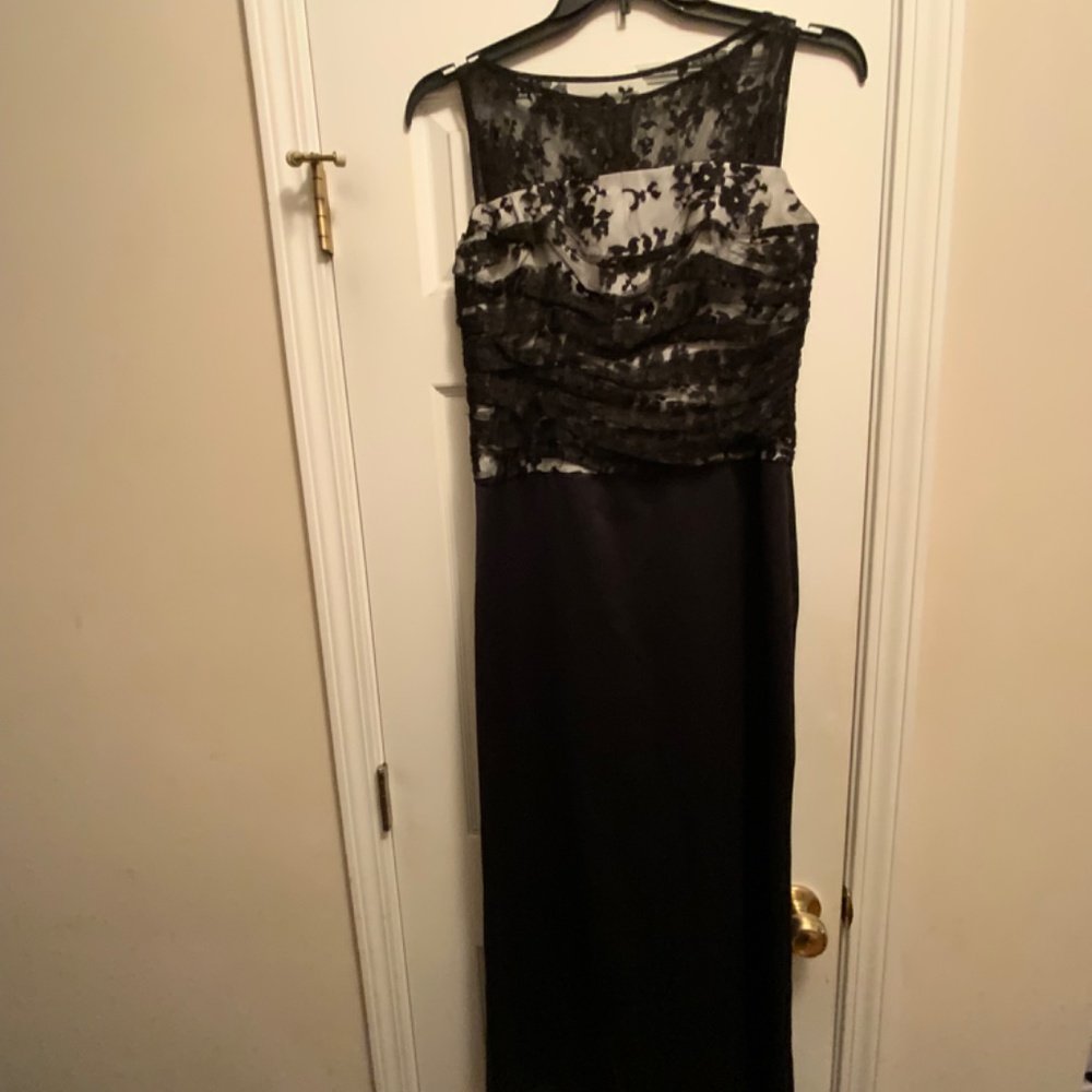 JS Collections Gown - Picture 2 of 9